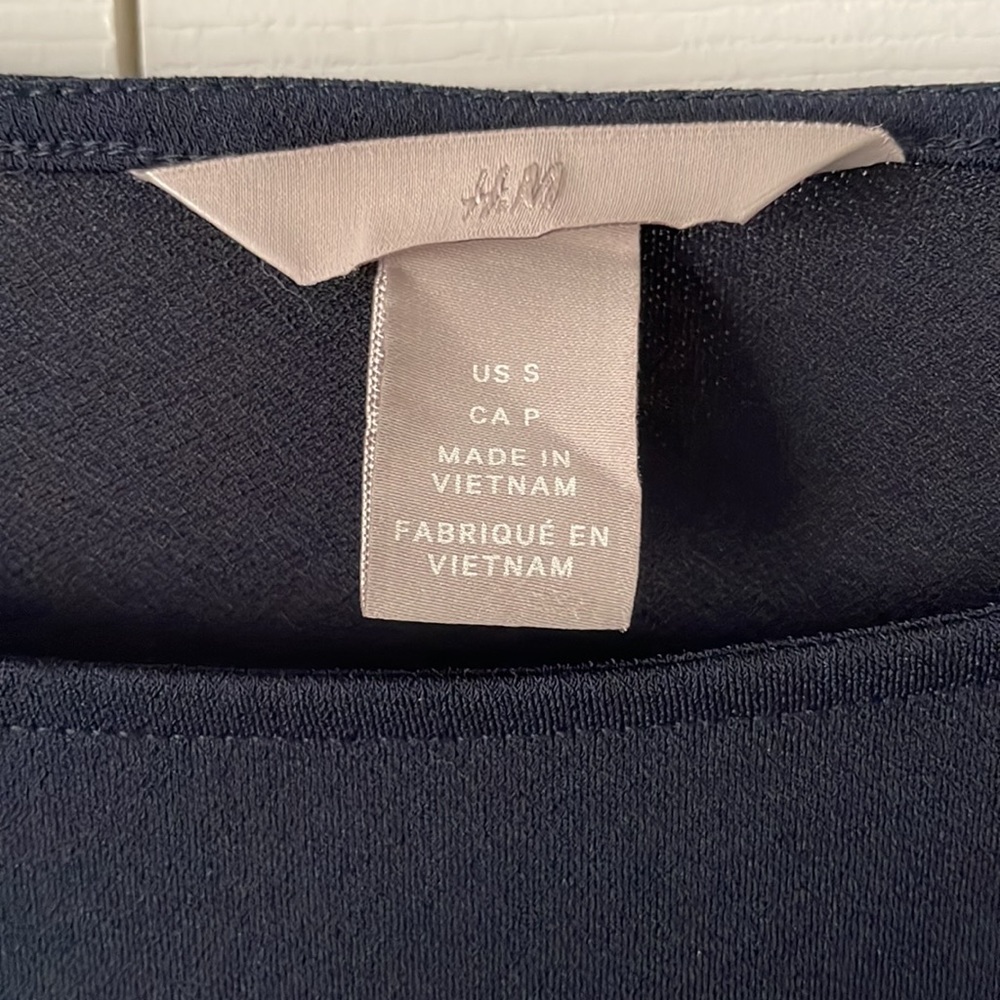 H&M Blouse - Picture 3 of 5